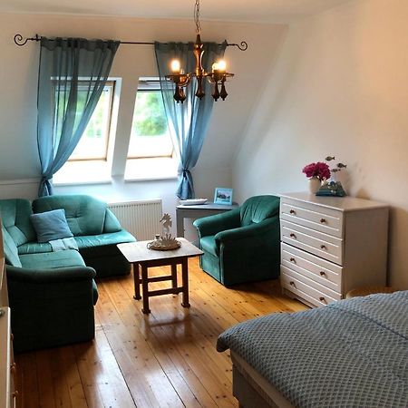 Capri Apartman Eger Esterno foto