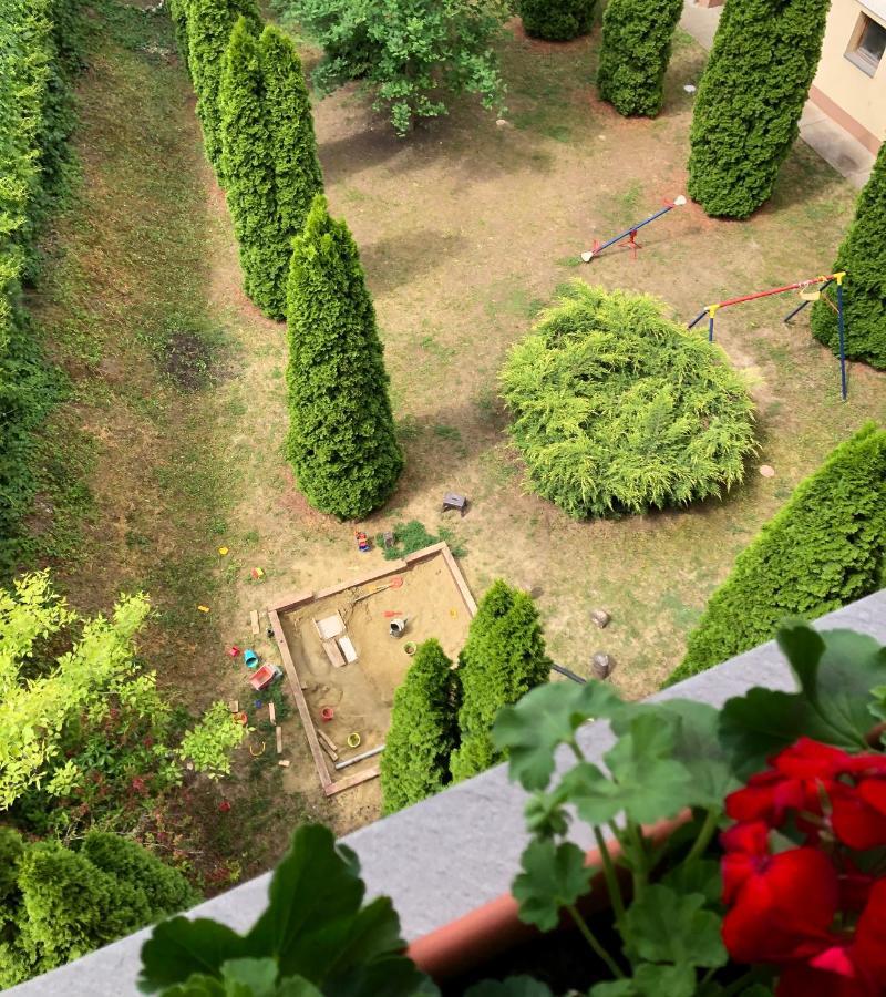 Capri Apartman Eger Esterno foto